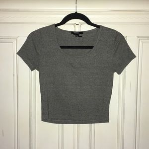 Gray short sleeve crop top